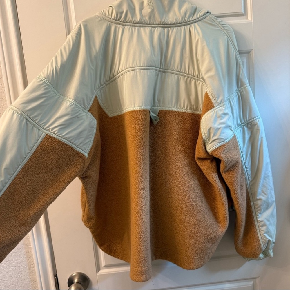 Free People pull over jacket - Picture 3 of 7